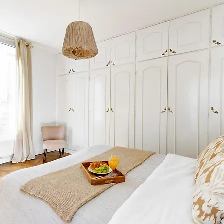 Apartment Champs-elysees & La Defense - 3br - Vacation Paris
